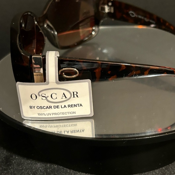 NWT Brown Women’s Oscar de la Renta Brown sunglasses - Picture 3 of 7